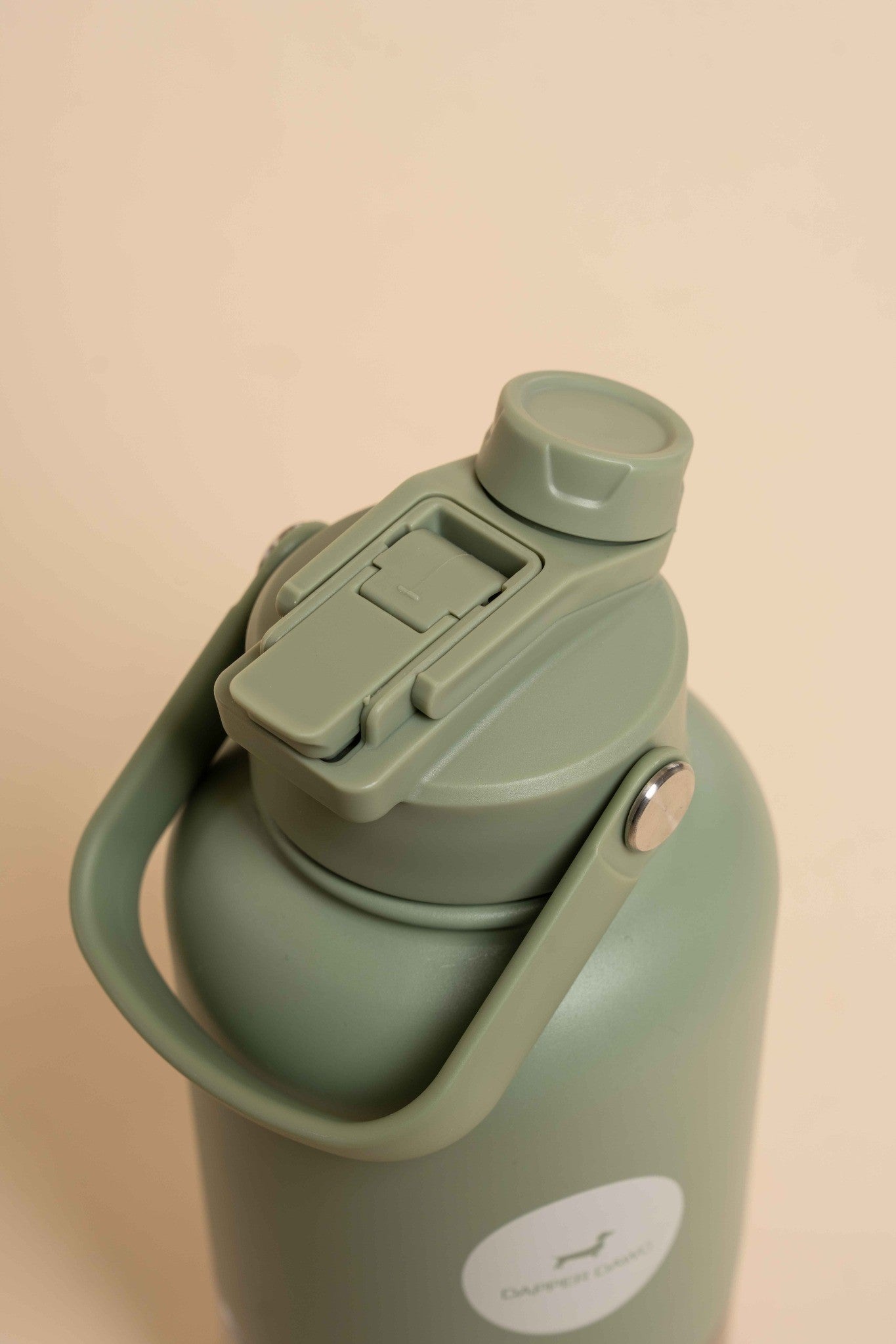 Sip & Share Bottle – Muted Matcha